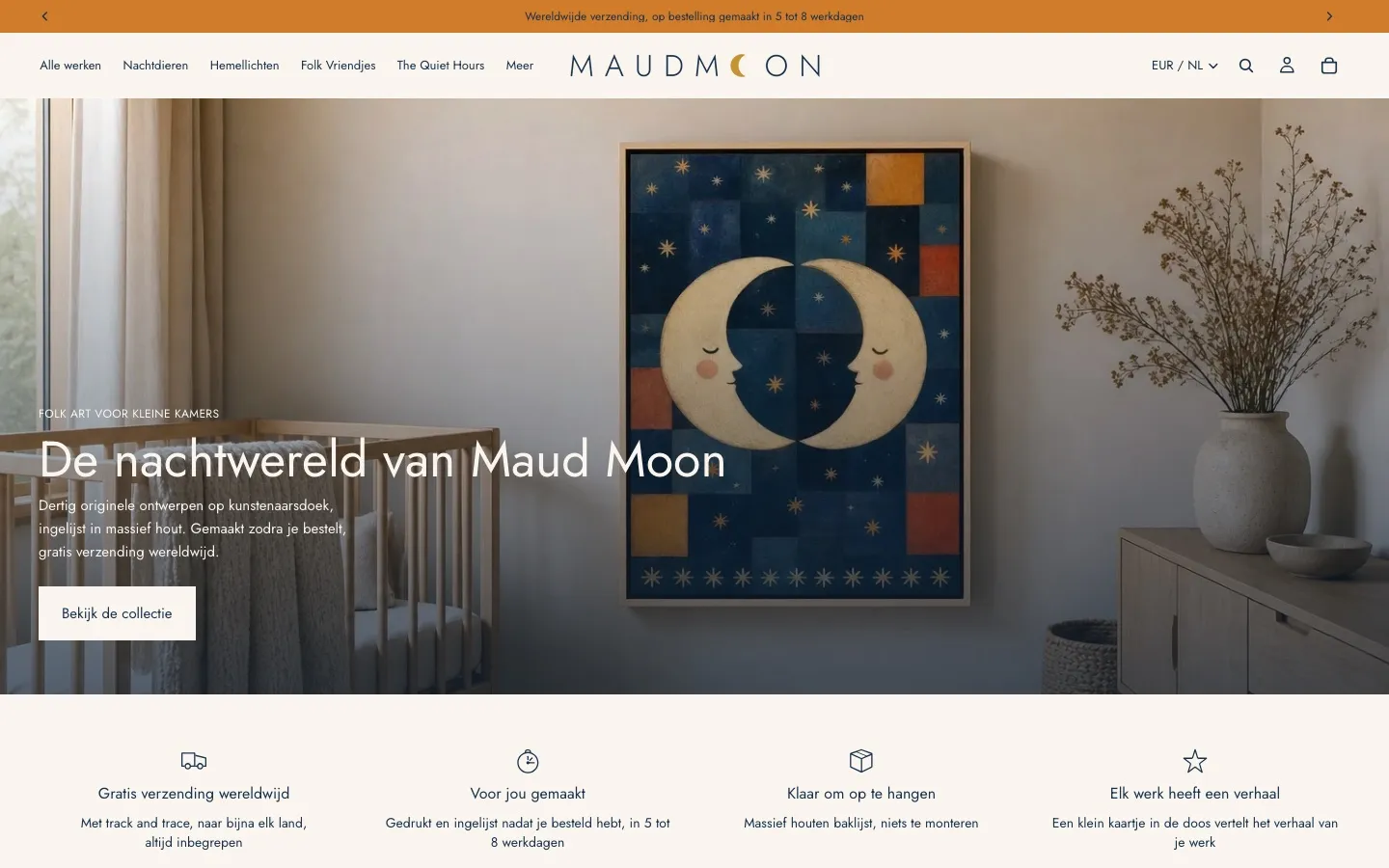 Homepage van Maud Moon met de kop De nachtwereld van Maud Moon en een ingelijst doek met twee slapende manen boven een kinderbedje